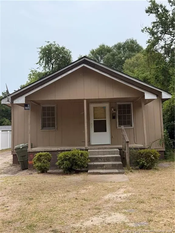 1121 Turnpike Road, Fayetteville, NC 28305