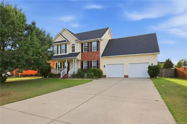 1114 Thistle Gold Drive, Hope Mills, NC 28348