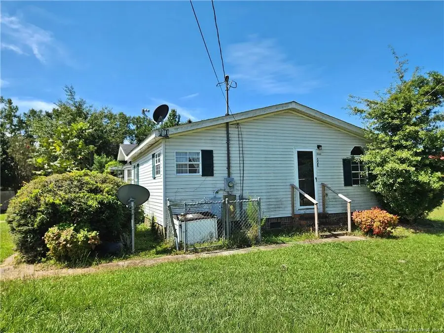 608 Old Whiteville Road, Lumberton, NC 28358 - #3