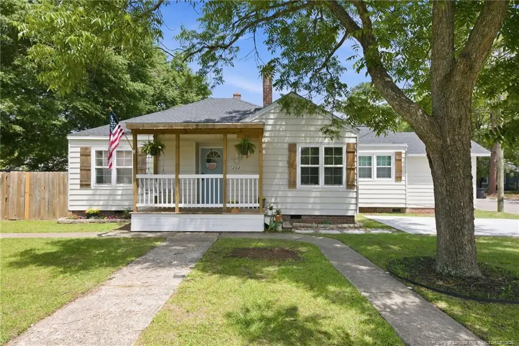 202 N Jackson Street, Raeford, NC 28376 - #1