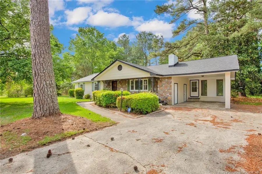 838 W 3rd Avenue, Red Springs, NC 28377 - #2