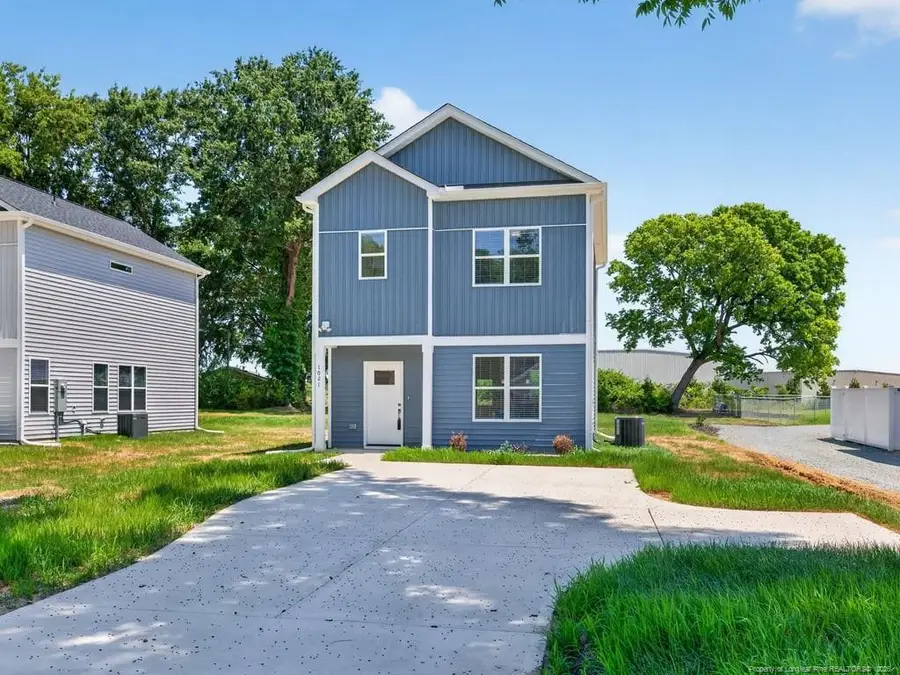 1021 E Harnett Street, Dunn, NC 28334 - #2