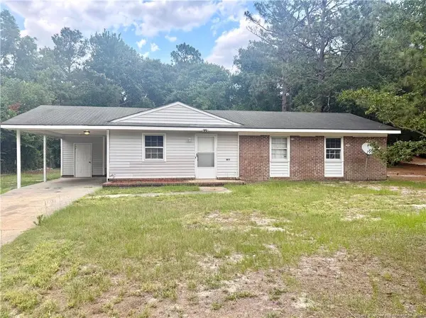 6612 Amanda Circle, Fayetteville, NC 28304