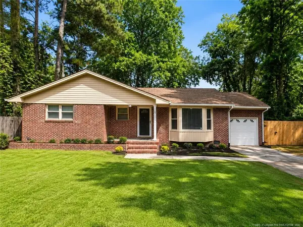 107 S 1st Street, Maxton, NC 28364