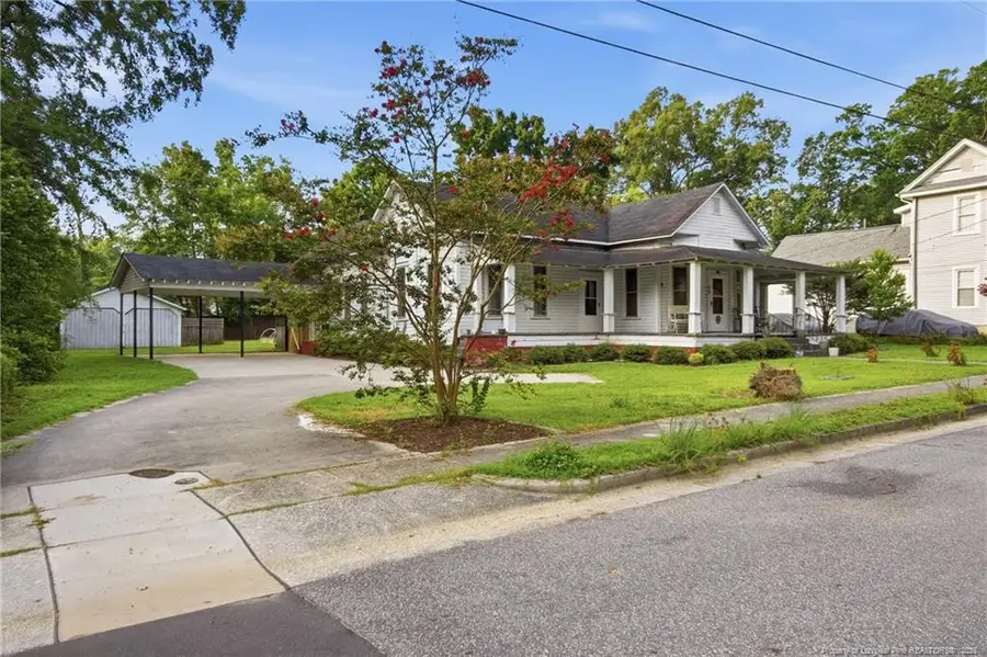 206 E 2nd Avenue, Red Springs, NC 28377 - #3