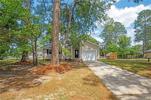 3695 Applegate Road, Hope Mills, NC 28348