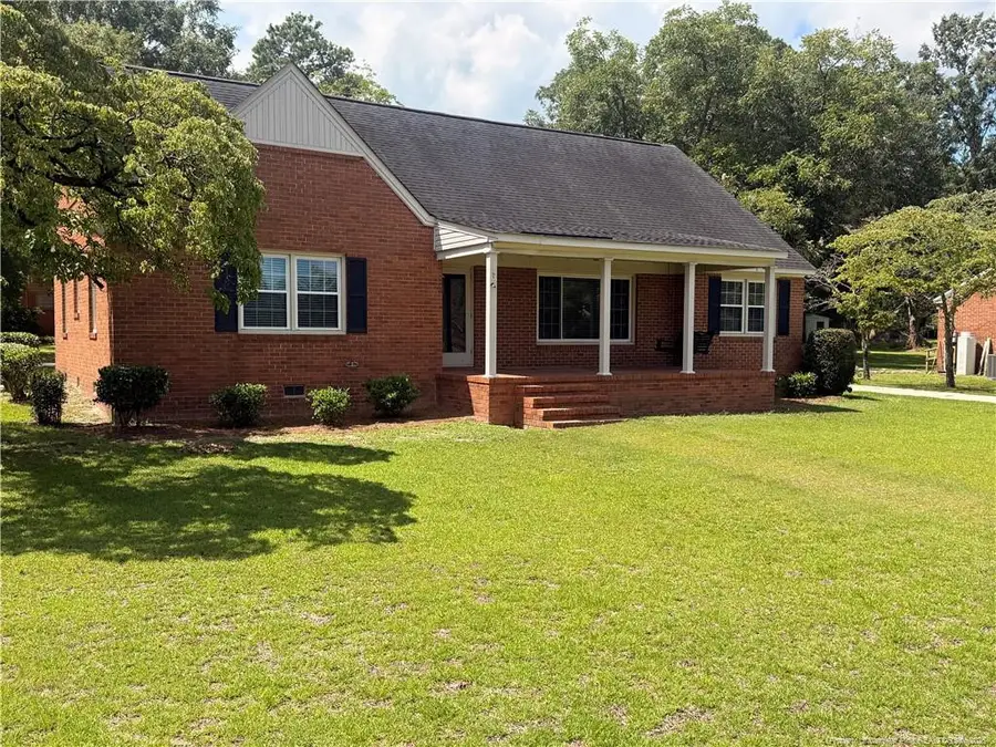 516 E 2nd Avenue, Red Springs, NC 28377 - #2