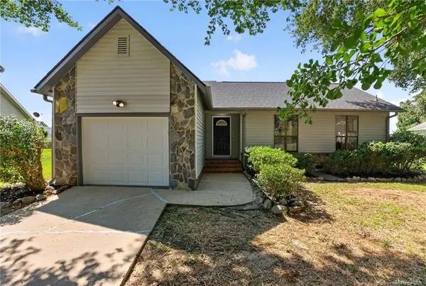 7109 Canary Drive, Fayetteville, NC 28314