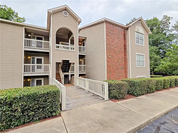 698 Bartons Landing Place, Fayetteville, NC 28314