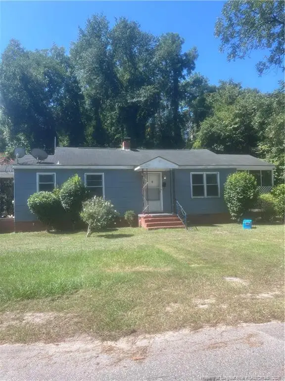 104 E Cottingham Street, Maxton, NC 28364
