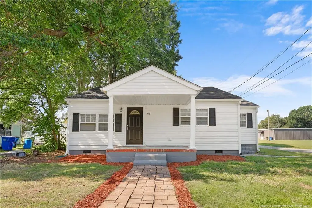 219 W Brocklyn Street, Benson, NC 27504 - #1