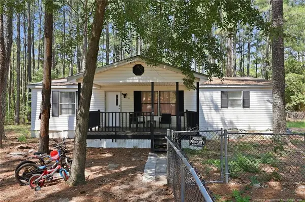 22 W Governor Brandon Street, Spring Lake, NC 28390