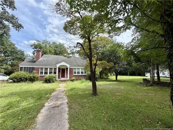 209 S Patterson Street, Maxton, NC 28364