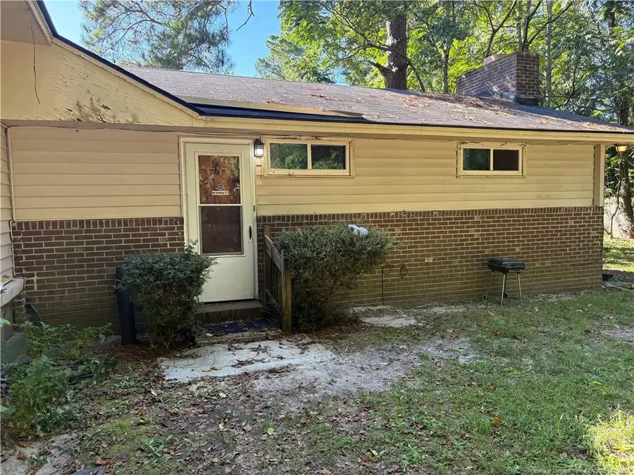 523 E 5th Avenue, Raeford, NC 28376 - #3