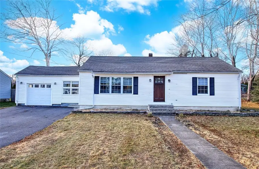 4 Hillcrest Avenue, Smithfield, RI 02828 - Image #2