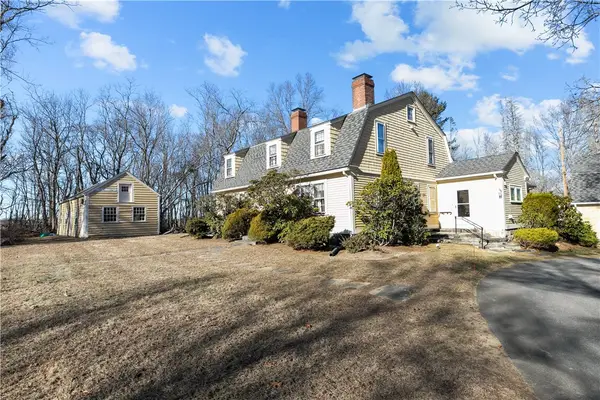 237 Commonwealth Avenue, Warwick, RI 02886