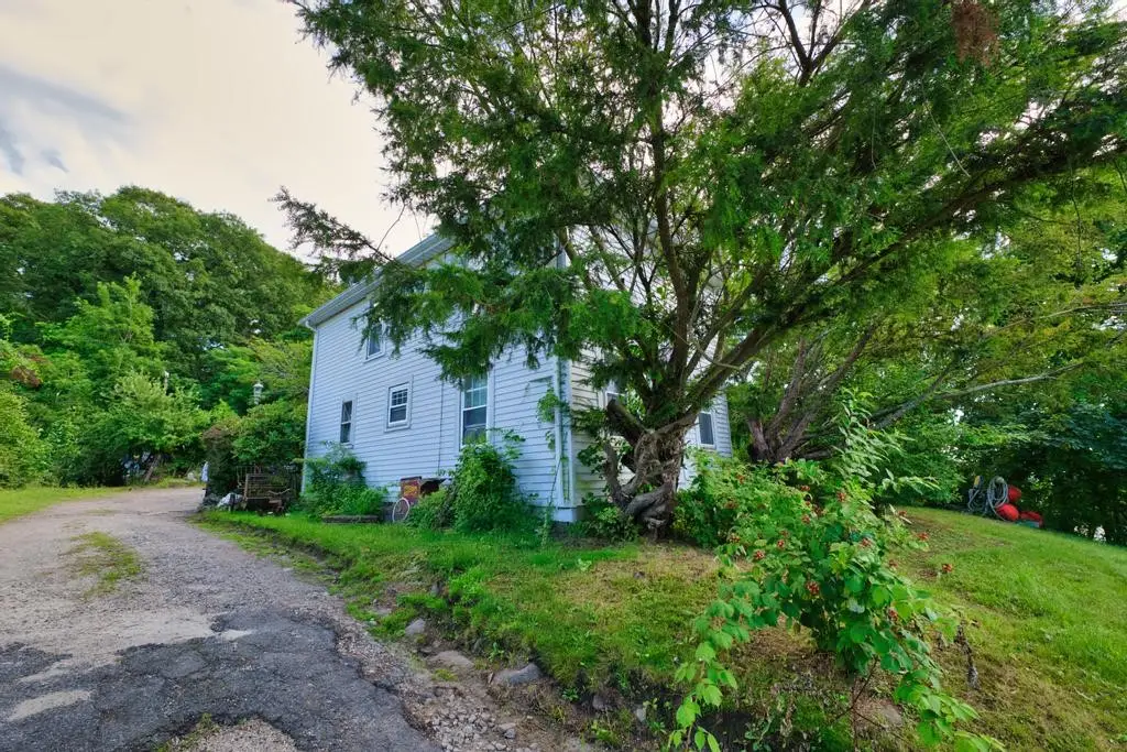 898 Main Road, Tiverton, RI 02878 - Image #1