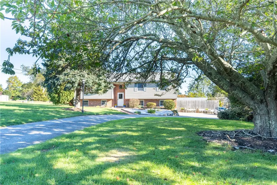 49 Dexter Street, Portsmouth, RI 02871 - Image #2