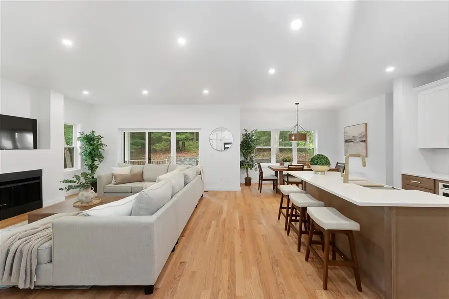 980 Newport Avenue, Attleboro, MA 02703 - Image #2