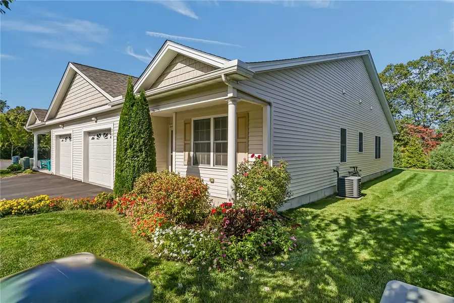 101 Quaker Lane, West Warwick, RI 02893 - Image #3