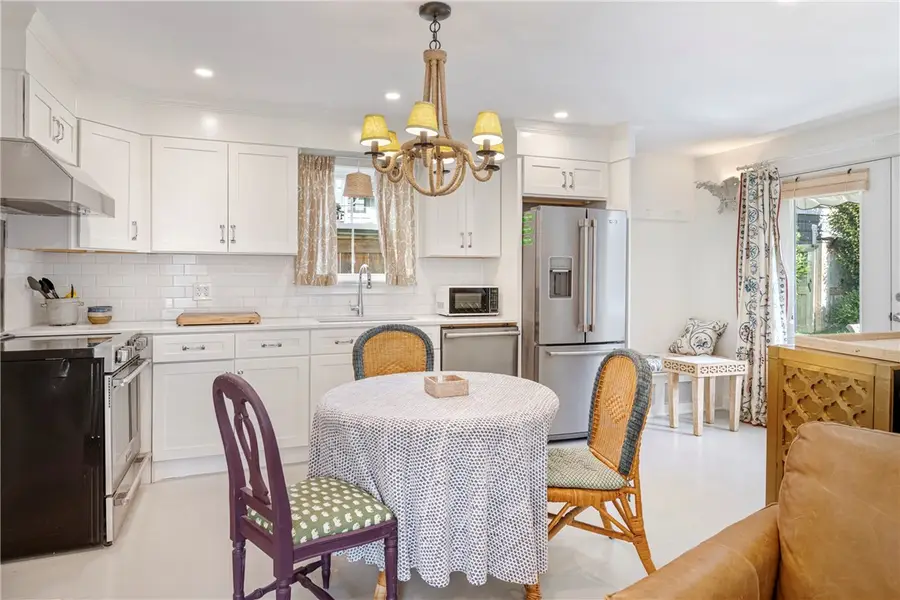 604 Thames & 4 Dixon Street, Newport, RI 02840 - Image #2