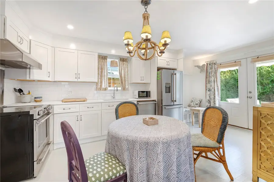 604 Thames & 4 Dixon Street, Newport, RI 02840 - Image #3