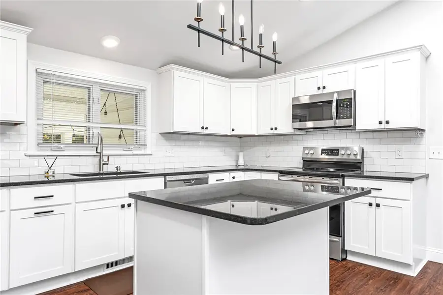 105 Camp Avenue, North Kingstown, RI 02852 - Image #3