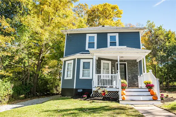 40 Greenwich Avenue, West Warwick, RI 02893