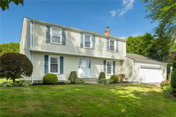 215 Harris Avenue, Portsmouth, RI 02871