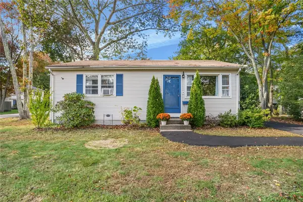 15 Obadiah Avenue, Warwick, RI 02889