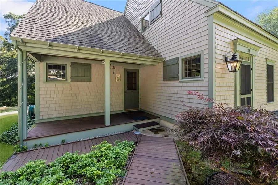 184 Field Stone Lane, Tiverton, RI 02878 - Image #3