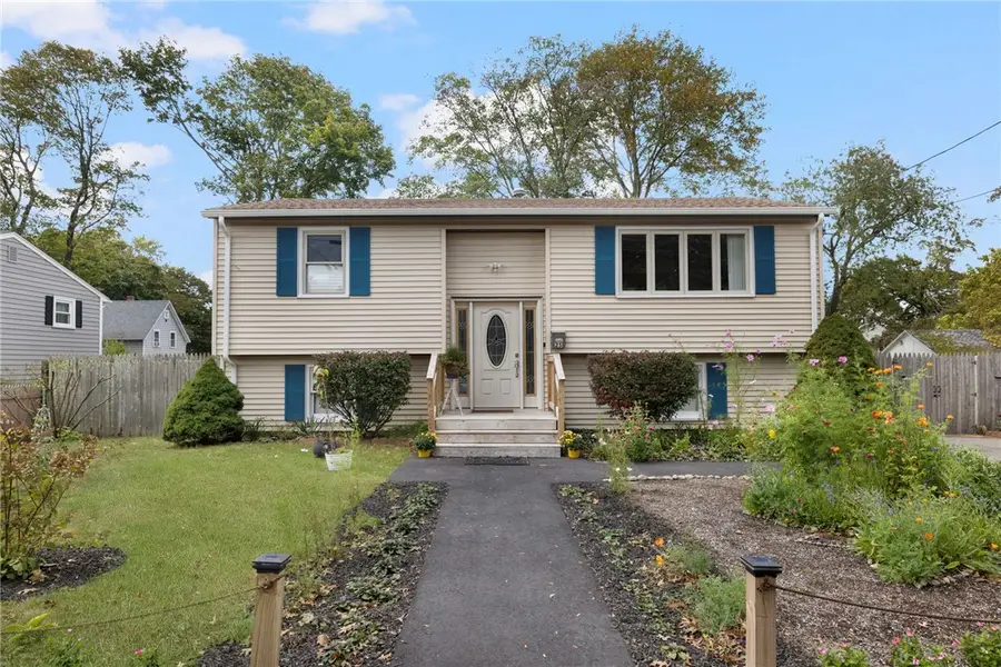 25 Webb Avenue, Warwick, RI 02889 - Image #2