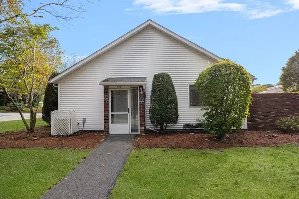 931 Williamsburg Circle, Warwick, RI 02886