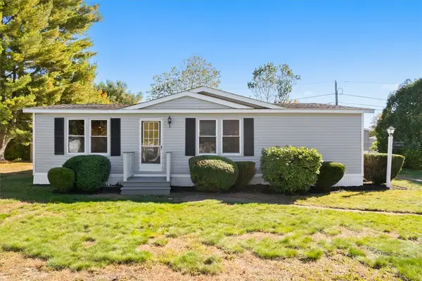 14 Valiant Drive, Coventry, RI 02816