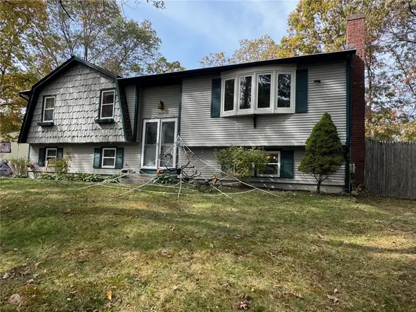 7 Adams Drive, Coventry, RI 02816