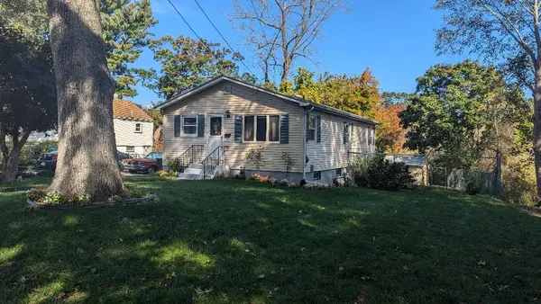 80 Hollywood Avenue, Warwick, RI 02888