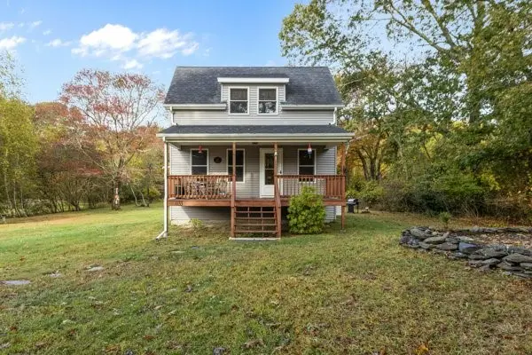 033 Alden Avenue, Portsmouth, RI 02871 - Image #1