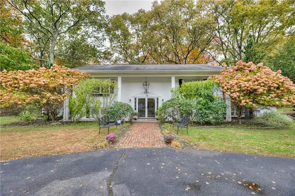 181 Heritage Drive, Warwick, RI 02818