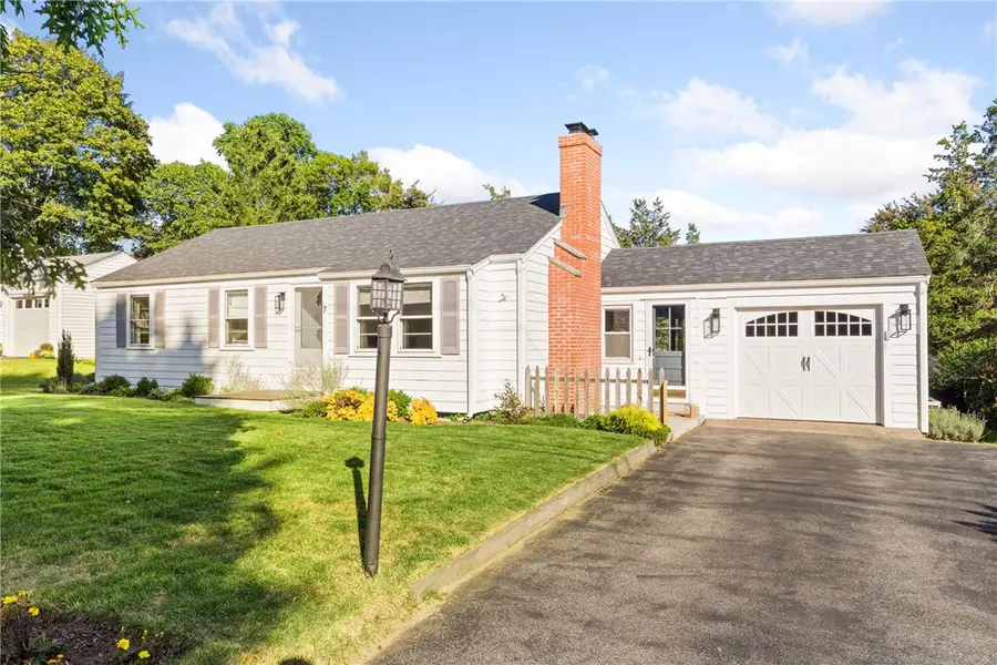 7 Carpenter Avenue, Barrington, RI 02806 - Image #2