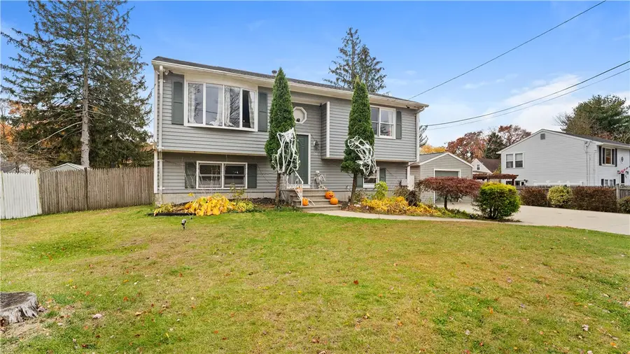 26 Dallas Avenue, Warwick, RI 02889 - Image #2