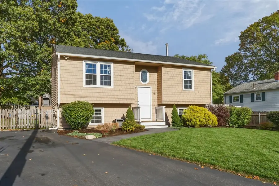 9 Chelmsford Avenue, Warwick, RI 02889 - Image #2