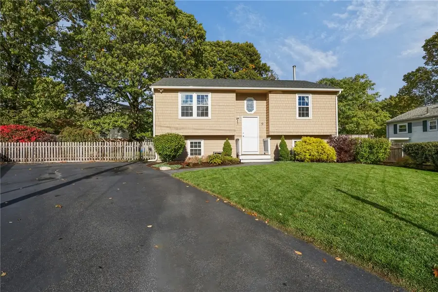 9 Chelmsford Avenue, Warwick, RI 02889 - Image #3