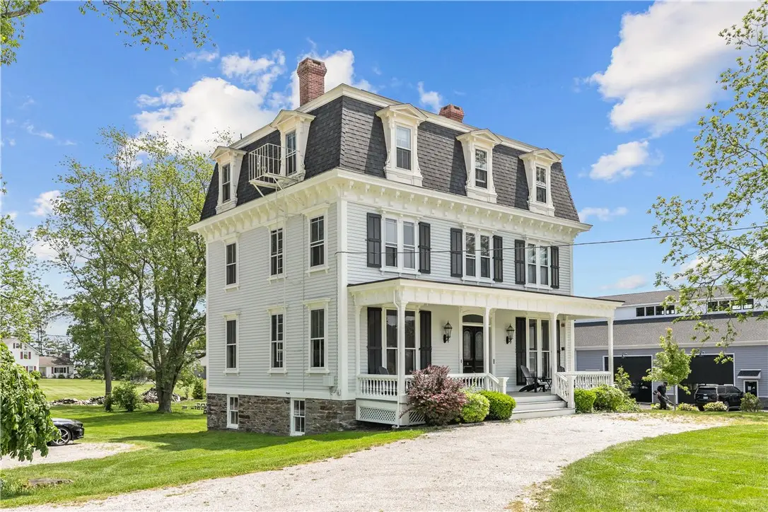 2951 East Main Road #4, Portsmouth, RI 02871 - Image #1