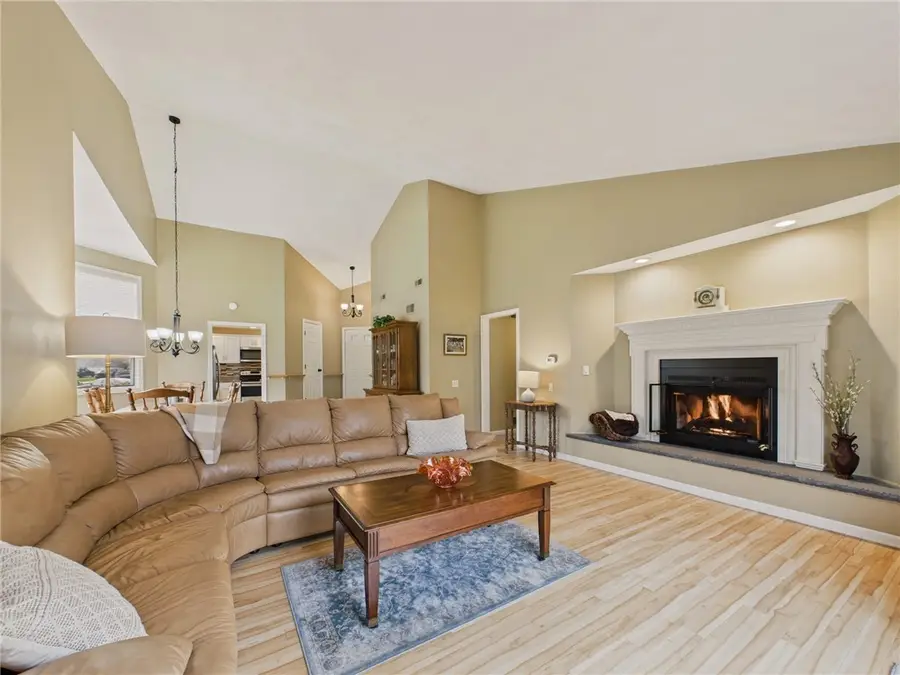 96 Nipmuc Trail #F, North Providence, RI 02904 - Image #3