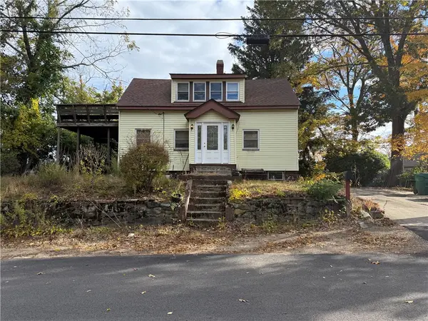 418 Lake Shore Drive, Warwick, RI 02889