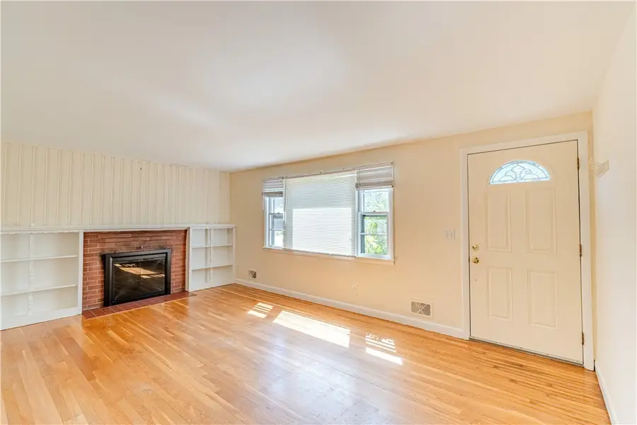 186 Heritage Road, North Kingstown, RI 02852 - Image #3