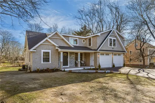 216 Washington Road, Barrington, RI 02806