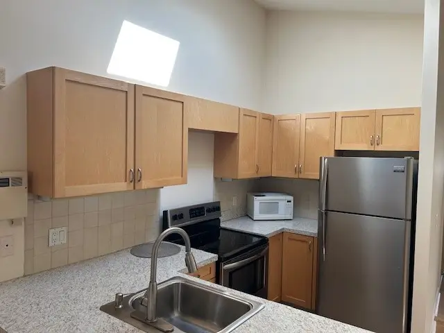 765 Williamsburg Circle, Warwick, RI 02886 - Image #2