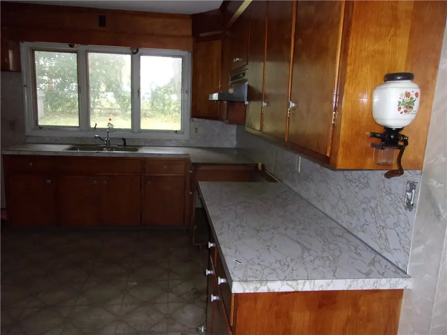 79 Alan Avenue, Portsmouth, RI 02871 - Image #2