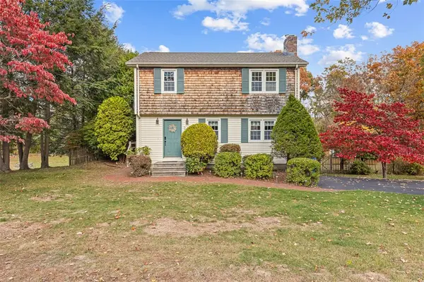 7 Maria Street, Lincoln, RI 02865